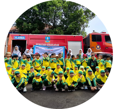 Kegiatan field trip RAIT Waladun Sholih
